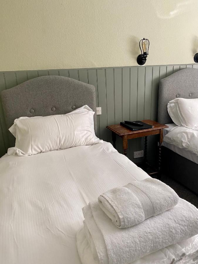 The Golden Pheasant Hotel Burford Dış mekan fotoğraf