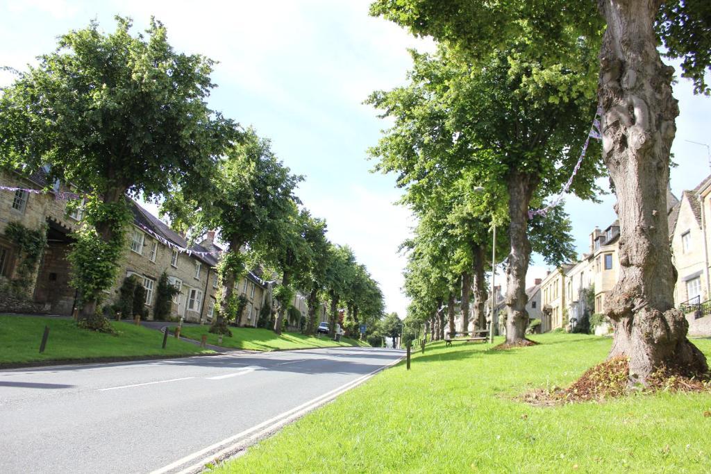 The Golden Pheasant Hotel Burford Dış mekan fotoğraf