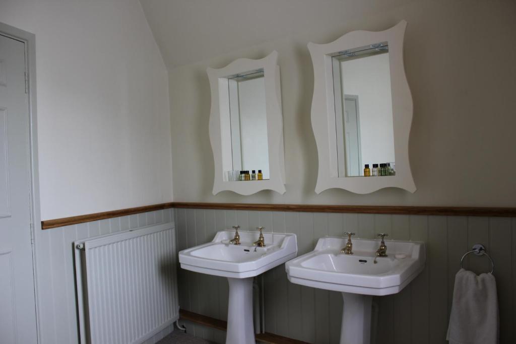 The Golden Pheasant Hotel Burford Oda fotoğraf